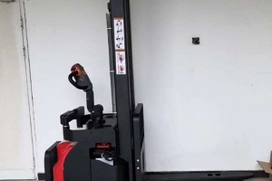 宜興電動(dòng)堆高車